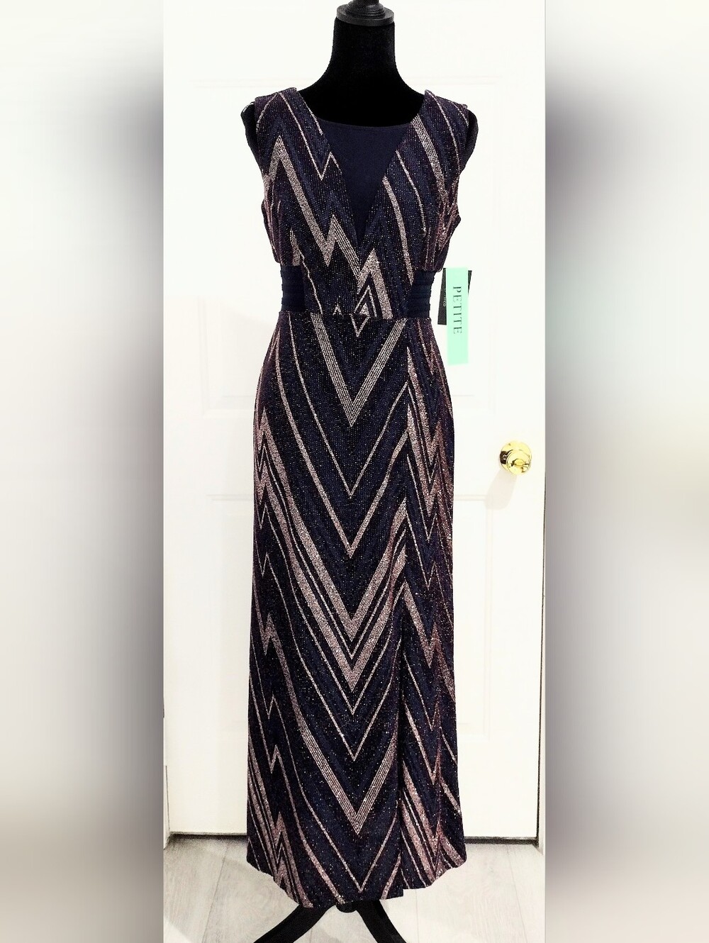Alexa B Sz 4P Sleeveless Black and Rose Gold Chevron Evening Dress
